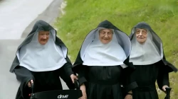 Die drei hochbetagten Nonnen Bernadette (88), Regina (86) und Rita (81) / Screenshot von YouTube