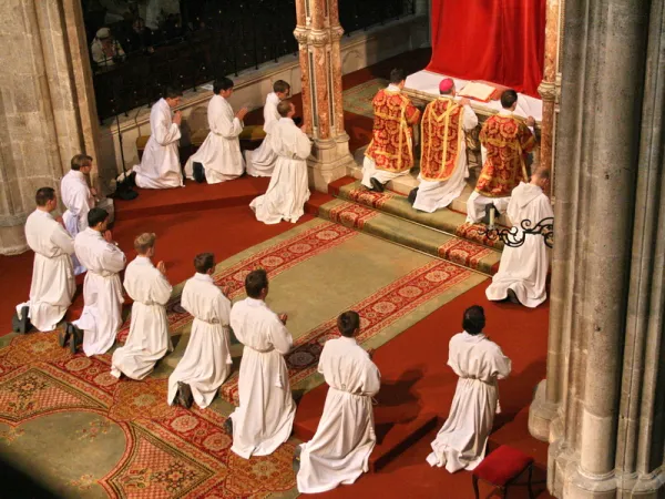 Fürbitten in der Karfreitagsliturgie im Stift Heiligenkreuz, der 1133 gegründeten Zisterzienser-Abtei in Niederösterreich. 