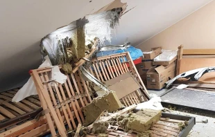 Die beschädigte Diözesankanzlei in Charkiw, im Nordosten der Ukraine.  / privat
