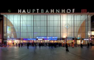 Der Hauptbahnhof von Köln. Eine Aufnahme aus dem Jahr 2010 / Raimond Spekking via Wikimedia (CC BY-SA 4.0)