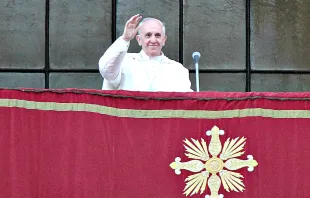 Papst Franziskus auf der Loggia der Laterankirche am 7. April 2013 / CNA / Stephen Driscoll