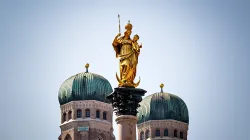 Die Patrona Bavariae auf dem Marienplatz in München / Luis Fernando Felipe Alves / Unsplash (CC0) 