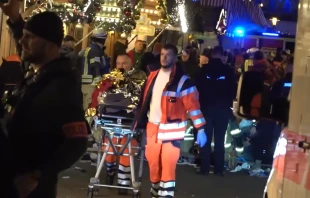 Szene nach dem Anschlag auf den Magdeburger Weihnachtsmarkt am 20. Dezember 2024 / screenshot / ZDF