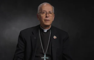 Bischof Mark Seitz / screenshot / YouTube / United States Conference of Catholic Bishops