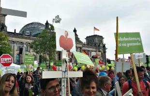 Marsch für das Leben: Teilnehmer vor dem Reichstag am 17. September 2017. / EWTN.TV / Rudolf Gehrig