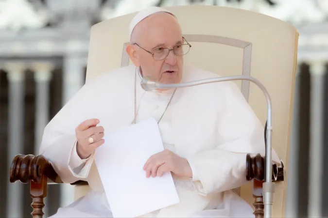 Papst Franziskus auf dem Petersplatz.