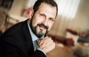 Giuseppe Gracia wird neuer Herausgeber des „Schweizer Monats“. / Giuseppe Gracia