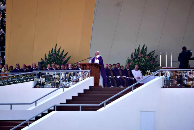 "Die Resignation ist eine Waffe des Teufels": Papst Franziskus bei der Predigt am 16. Februar 2016
