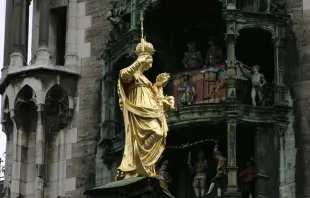 Tausende Pilgern am Wochenende zur Schutzpatronin Bayerns: Die Mariensäule in München / Wikimedia (Gemeinfrei)