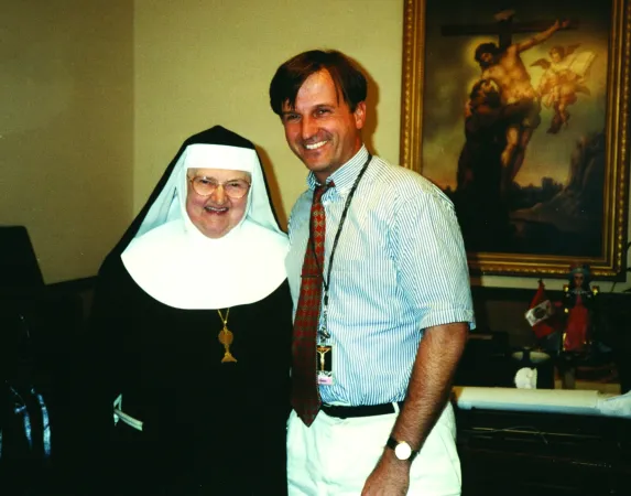 Die erste Begegnung von Martin Rothweiler und Mutter Angelica im Jahr 1999. 
