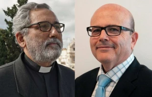 Jesuitenpater Antonio Guerrero und Maximino Caballero, Präfekt und Generalsekretär des Wirtschaftssekretariates im Vatikan.   / Vatican Media 