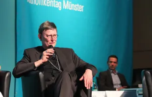 Beim Podium "Religion als Störfaktor in der Gesellschaft" hat Kardinal Rainer Maria Woelki seine Bedenken gegen das Papier der Deutschen Bischofskonferenz noch einmal bekräftigt. / www.Katholikentag.de