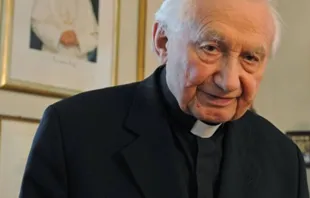 Georg Ratzinger ist der ehemalige Domkapellmeister der Regensburger Domspatzen / Ricardo Ciccone via Wikimedia (CC BY-SA 4.0)