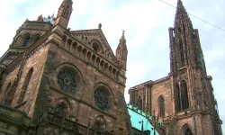 Nordquerhaus des Liebfrauenmünsters zu Straßburg, französisch Cathédrale Notre-Dame de Strasbourg / Andrzej Mlynarz / Wikimedia (CC BY-SA 3.0)