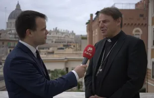 Der Passauer Bischof Stefan Oster im Interview mit EWTN News in Rom. / Anthony Johnson / EWTN News