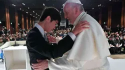 Begegnung in Japan: Papst Franziskus bei einem Treffen mit Überlebenden der "dreifachen Katastrophe" / Vatican Media