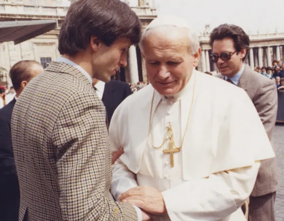 Papst Johannes Paul II. mit Martin Rothweiler im Jahr 1983