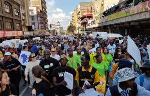 Demonstration gegen Fremdenfeindlichkeit in Johannesburg im Jahr 2015 / Dyltong / Wikimedia (CC BY-SA 4.0) 
