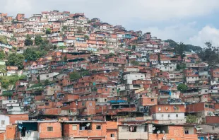 Slums in Caracas / The Photographer via Wikimedia (CC0 1.0) 