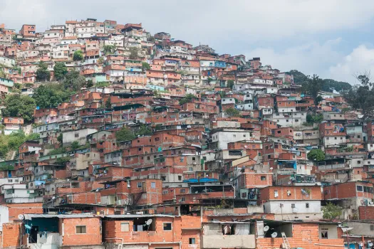 Slums in Caracas / The Photographer via Wikimedia (CC0 1.0) 