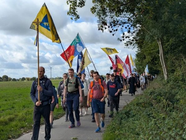 Fußwallfahrt der Priesterbruderschaft St. Petrus 2025 von Köln nach Kevelaer