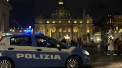 Polizeiauto vor dem Petersdom. / Rudolf Gehrig / CNA Deutsch