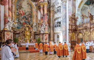 Priesterweihe der Petrusbruderschaft am 26. Juni 2021 im bayerischen Benediktinerkloster Ottobeuren. / FSSP