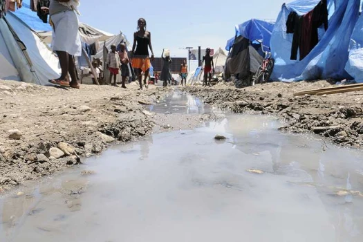 Flüchtlinge in Haiti / arindambanerjee/Shutterstock
