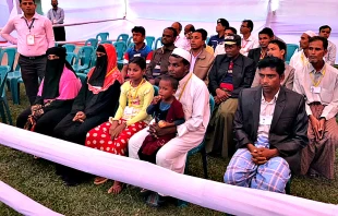 Vertreter der Rohingya vor der Begegnung mit Papst Franziskus in Dhaka am 1. Dezember 2017 / Vatikanisches Presseamt