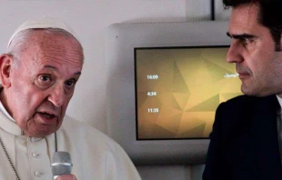 Papst Franziskus auf dem Rückflug nach Rom / Edward Pentin / CNA Deutsch / EWTN News