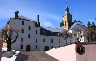 Das Kloster Unserer Lieben Frau vom Schnee bei Saint-Laurent-les-Bains im Bistum Viviers in der Ardèche. / Poucheline / Wikimedia (CC BY-SA 4.0) 