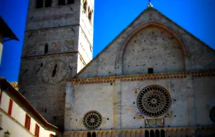 Die Kathedrale von Assisi / Georges Jansoone via Wikimedia (CC BY 2.5)