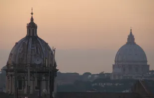 Wie einst die Brüder am See Genezareth sind sie sich nah: Die beiden Apostelkirchen von Andreas (im Vordergrund) und Petrus (dahinter), also vom Vorgänger der Patriarchen von Konstantinopel und den orthodoxen Kirchen und dem Vorgänger der Päpste.  / CNA/Paul Badde