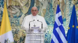 Papst Franziskus spricht bei einem Treffen mit Behörden, der Zivilgesellschaft und dem diplomatischen Corps im Präsidentenpalast in Athen, Griechenland, 4. Dezember 2021 / Vatican Media 