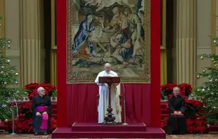 Papst Franziskus spricht vor Mitarbeitern der römischen Kurie im Vatikan am 23. Dezember 2021.  / Screenshot / YouTube