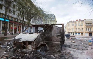 Ausgebranntes Fahrzeug in Odessa / aragami12345s / Shutterstock