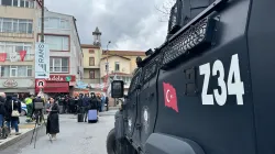 Türkische Sicherheitskräfte und Journalisten Kirche der Geburt der Jungfrau Maria im Stadtteilt Sariyer am 28. Januar 2024. / Rudolf Gehrig / CNA Deutsch