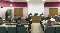 Beim Treffen des Ratzinger-Schülerkreises am 14. September 2024 in Rom sprachen unter anderem auch Kurienkardinal Kurt Koch (Mitte) und Erzbischof Rino Fisichella (links). / EWTN