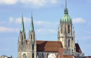 Die mächtige Paulskirche in München ist ein weithin sichtbares Gotteshaus in der bayerischen Landeshauptstadt / High Contrast / Wikimedia (CC BY 3.0 de)