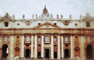 Die Fassade des Petersdoms / Lisa Cancade Hackett via Flickr (CC_BY_SA_20) 
