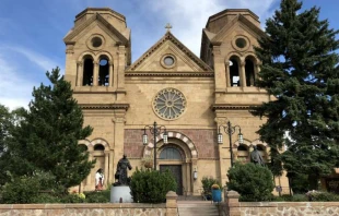 Die Kathedrale des heiligen Franz von Assisi in Santa Fe / Cocoabiscuit via Flickr (CC BY NC ND 2.0)