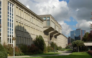Hauptgebäude der Universität Freiburg (Schweiz) / Norbert Aepli / Wikimedia (CC BY-SA 2.5) 