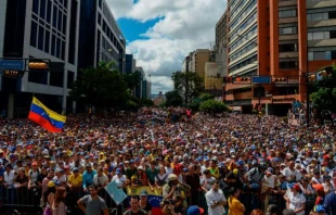 Demonstranten hören eine Rede von Juan Guaido am 23. Januar 2019 in Caracas.
 / Federico Parra/AFP/Getty Images