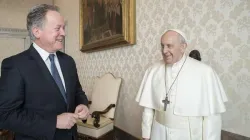 David Beasley (links) mit Papst Franziskus am 28. Januar 2021 / Vatican Media / CNA Deutsch 