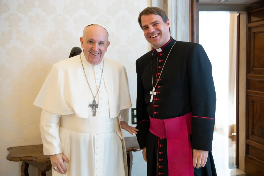 Papst Franziskus empfängt Bischof Stefan Oster von Passau am 4. Juni 2021