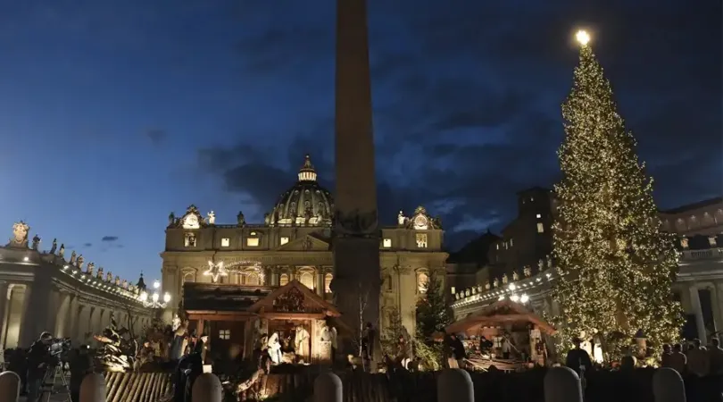 Der weihnachtlich geschmückte Petersplatz 2019 