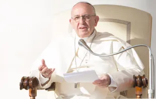 Papst Franziskus bei der Generalaudienz auf dem Petersplatz am 25. Oktober 2017 / CNA / Daniel Ibanez