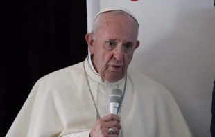 Papst Franziksus beantwortet Fragen von Journalisten auf dem Rückflug aus Abu Dhabi am 5. Februar 2019 / Edward Pentin / CNA Deutsch / EWTN News