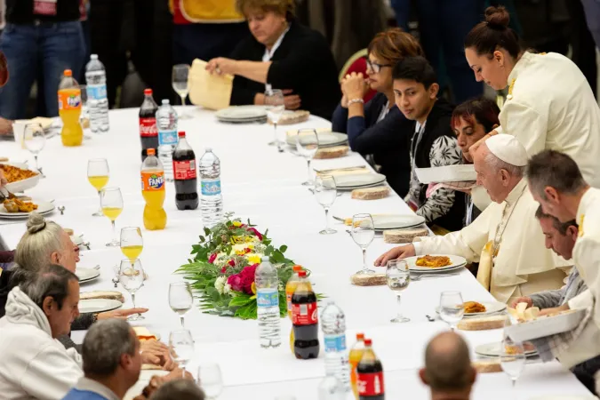 Mittagessen mit Papst Franziskus zum "Welttag der Armen" am 17. November 2019