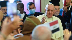 Papst Franziskus bei der Ankunft in der Kirche der Unbefleckten Empfängnis in Baghdida / Karakosch am 7. März 2021 / Vatican Media 